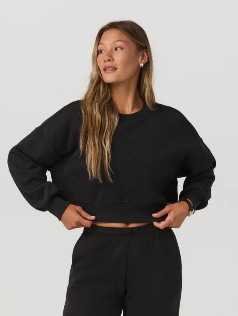 NWT Vuori Restore Mini Crew Black Sweatshirt Women's Medium